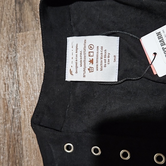 Black Fornia Studded Fringe Vest - Picture 4 of 5